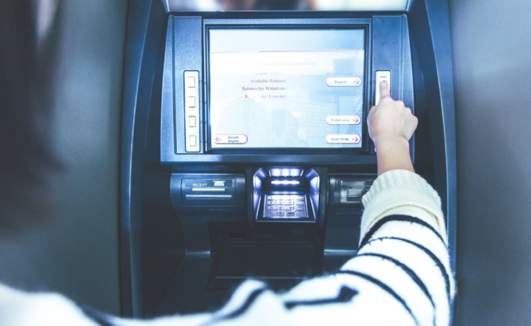 Šta znači zadržana kartica u bankomatu